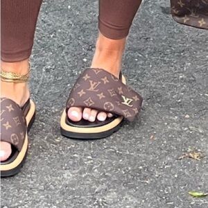 LV Pool slides size 37. Worn once. Amazing condition